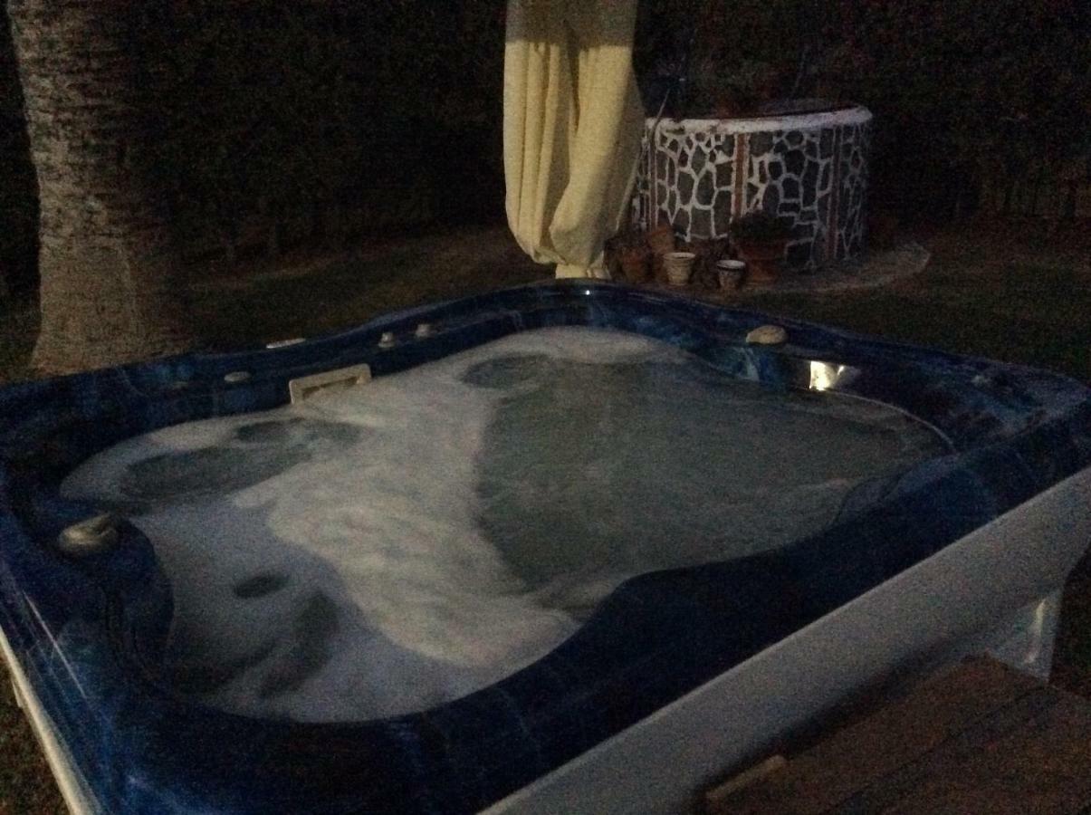 Chalet Piscina Jakuzzi Sevilla Hacienda de Tarazona Eksteriør billede